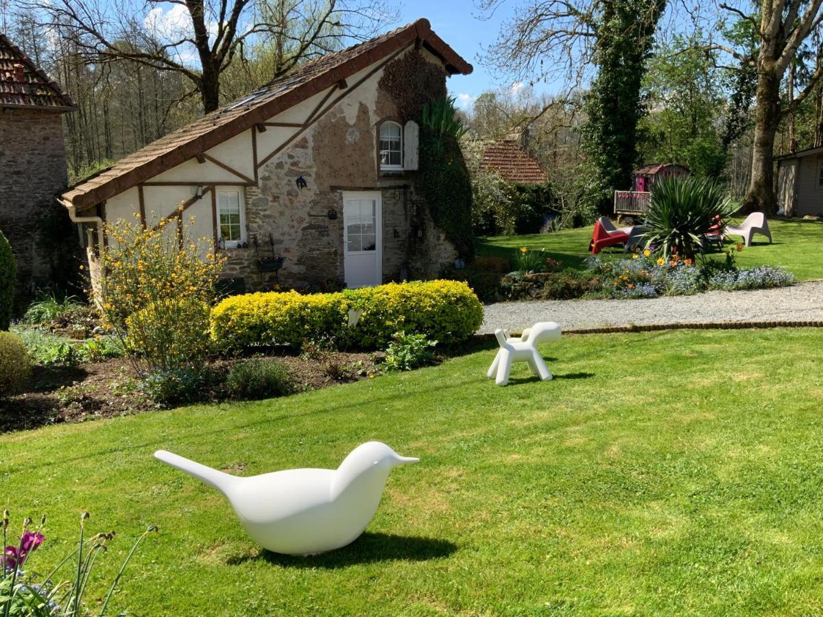 Le Moulin De La Castellerie Bed & Breakfast Moon-sur-Elle Exterior photo