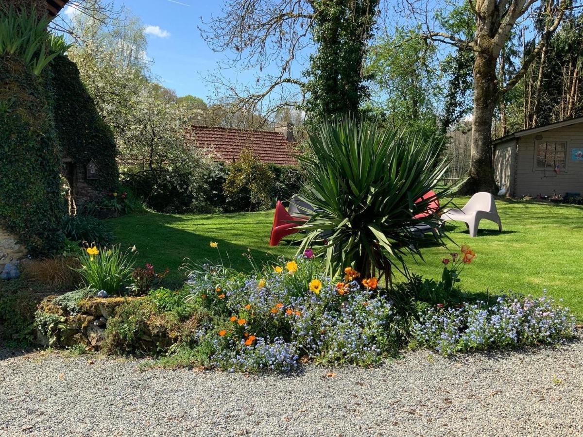 Le Moulin De La Castellerie Bed & Breakfast Moon-sur-Elle Exterior photo