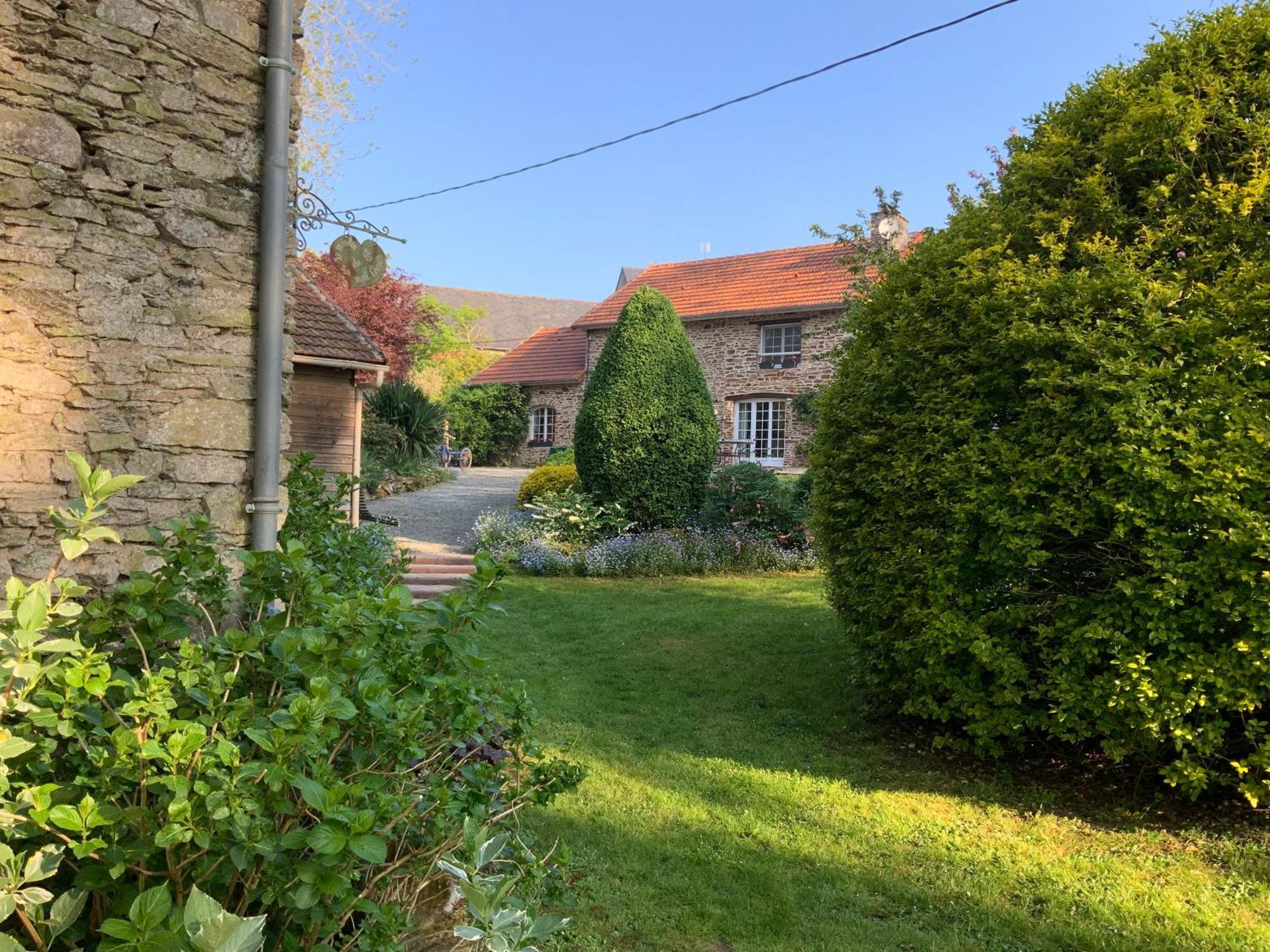 Le Moulin De La Castellerie Bed & Breakfast Moon-sur-Elle Exterior photo