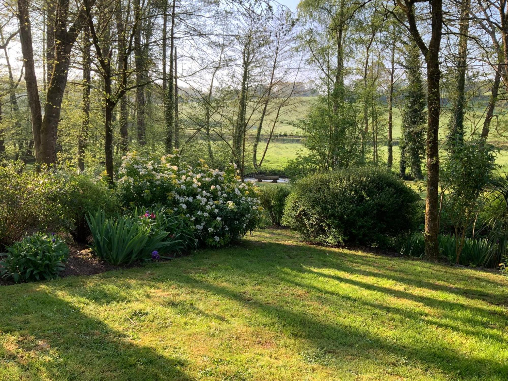 Le Moulin De La Castellerie Bed & Breakfast Moon-sur-Elle Exterior photo