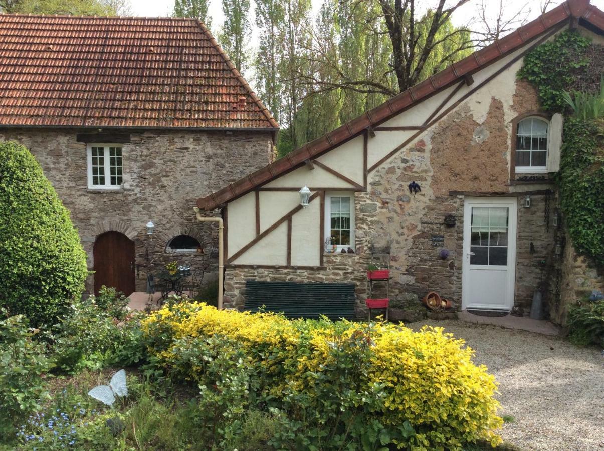 Le Moulin De La Castellerie Bed & Breakfast Moon-sur-Elle Exterior photo