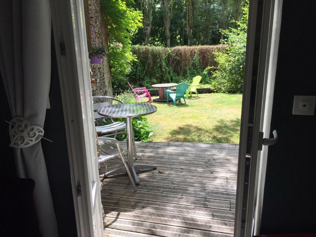 Le Moulin De La Castellerie Bed & Breakfast Moon-sur-Elle Exterior photo