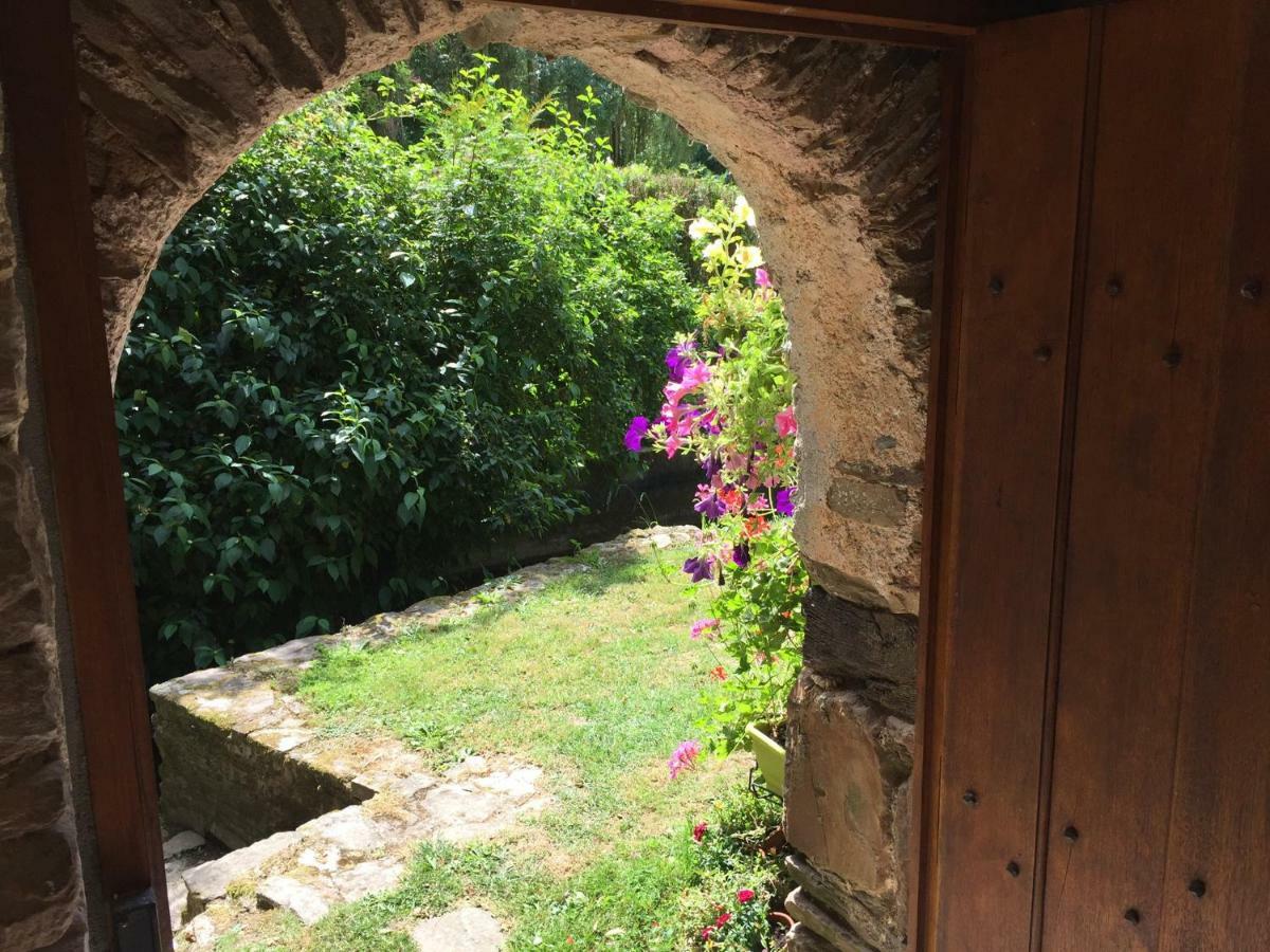 Le Moulin De La Castellerie Bed & Breakfast Moon-sur-Elle Exterior photo