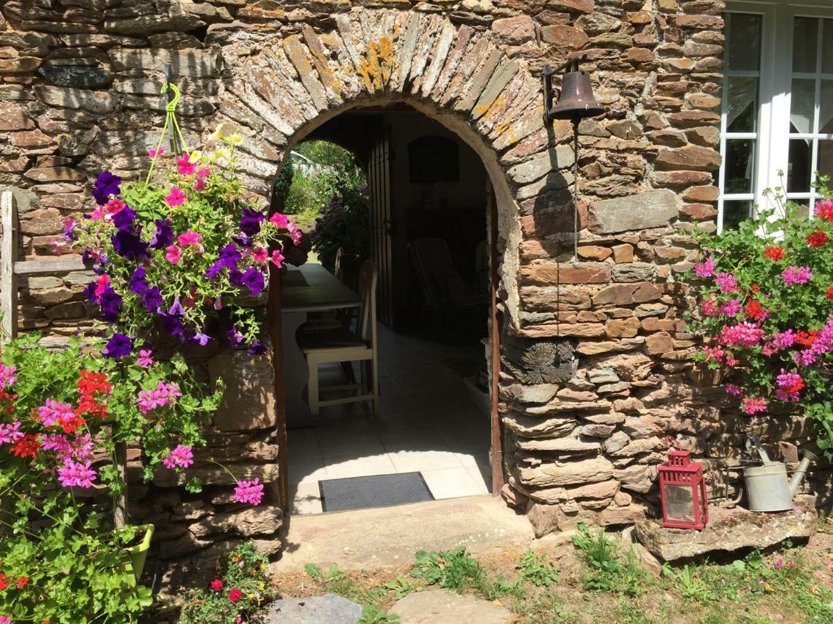 Le Moulin De La Castellerie Bed & Breakfast Moon-sur-Elle Exterior photo