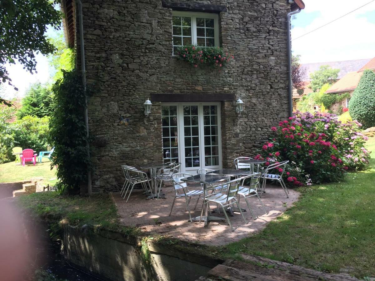 Le Moulin De La Castellerie Bed & Breakfast Moon-sur-Elle Exterior photo
