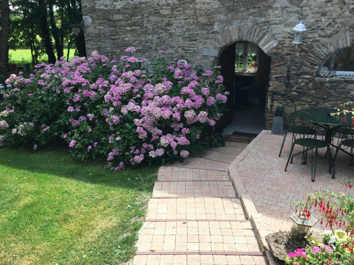 Le Moulin De La Castellerie Bed & Breakfast Moon-sur-Elle Exterior photo