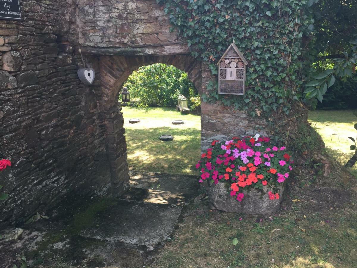 Le Moulin De La Castellerie Bed & Breakfast Moon-sur-Elle Exterior photo